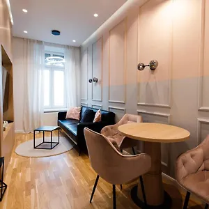 Zeus Design Wasserwelt Apartment