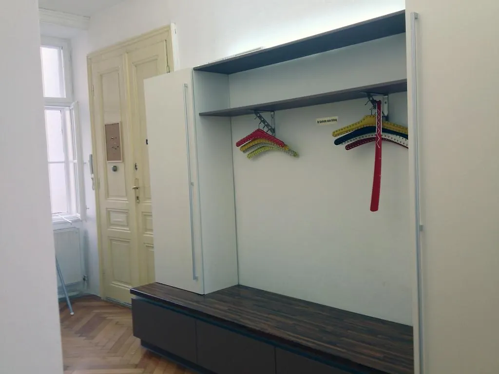 Big Vintage Style Flat Near Schonbrunn Apartment Vienna 0*,